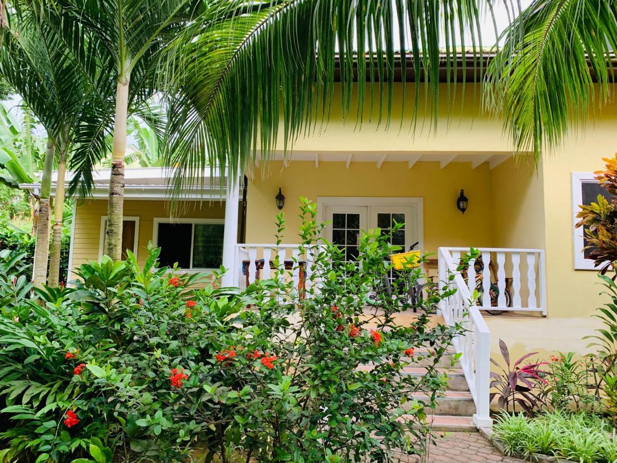 O'Soleil Chalets Self Catering ラ・ディーグ島 エクステリア 写真