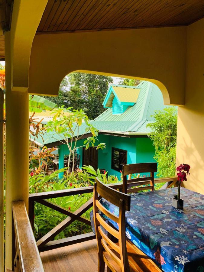 O'Soleil Chalets Self Catering ラ・ディーグ島 エクステリア 写真